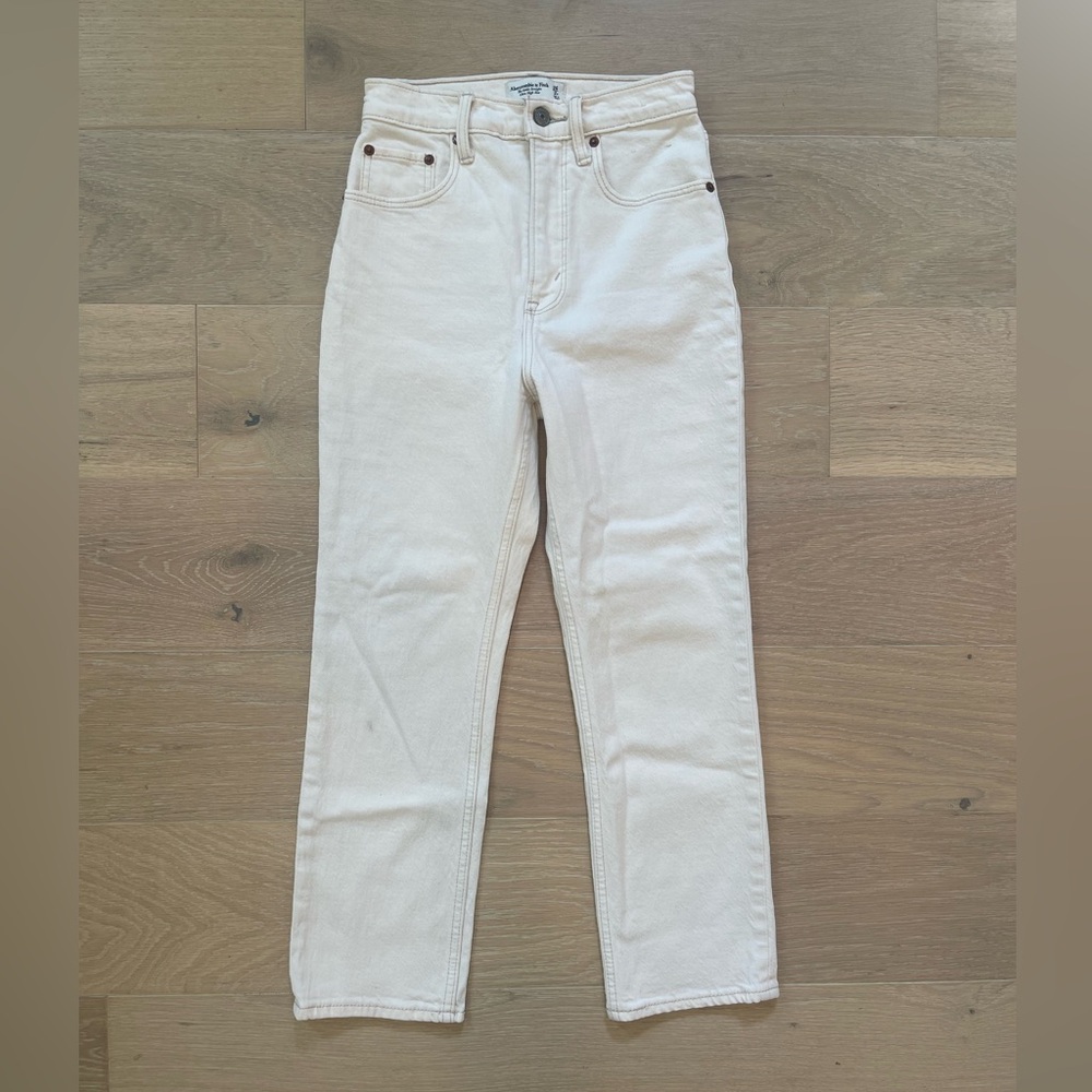 Abercrombie & Fitch Ankle Straight Ultra High Rise Jeans - 2Short - Cream